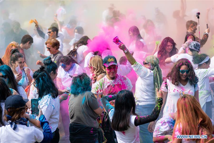 People Celebrate Hindu Festival Of Holi In Los Angeles China Plus