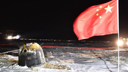 Chang'e-5 lunar probe ng Tsina, matagumpay na nakabalik sa Mundo; Xi, nagpadala ng mensaheng pambati
