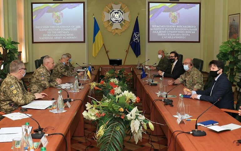 NATO Askeri Komite Başkanı Stuart Peach Ukrayna'ya gitti_fororder_VCG31N1232163070