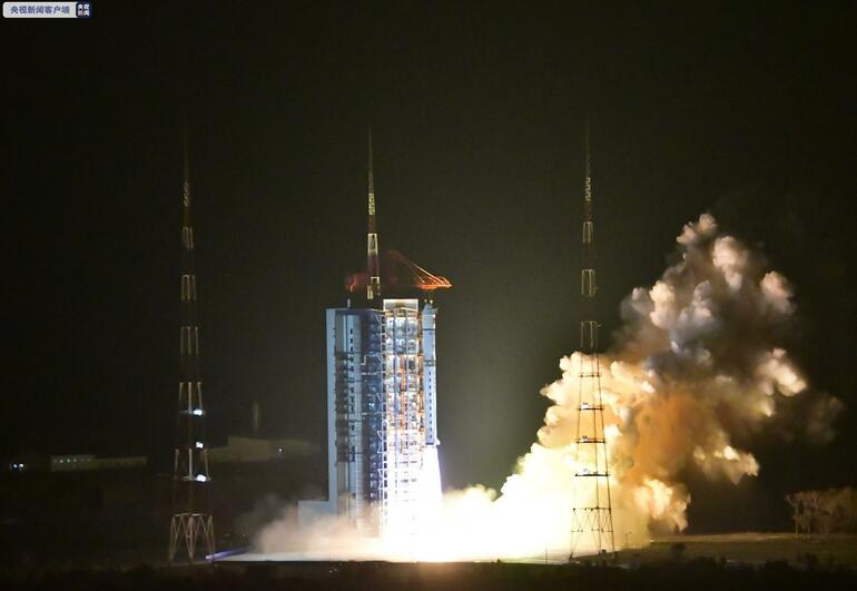 Çin ilk güneş keşif uydusunu başarıyla fırlattı_fororder_1634210501319_97_1745x1203