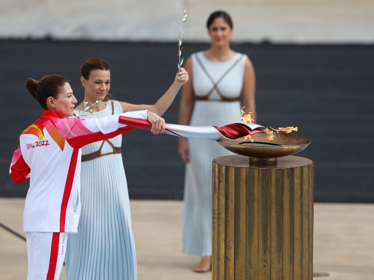 Olimpiyat meşalesi teslim töreni Atina’da düzenlendi_fororder_mesale4