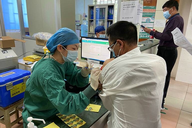 Çin’de 2,5 milyar doz COVID-19 aşısı yapıldı_fororder_VCG111359823360