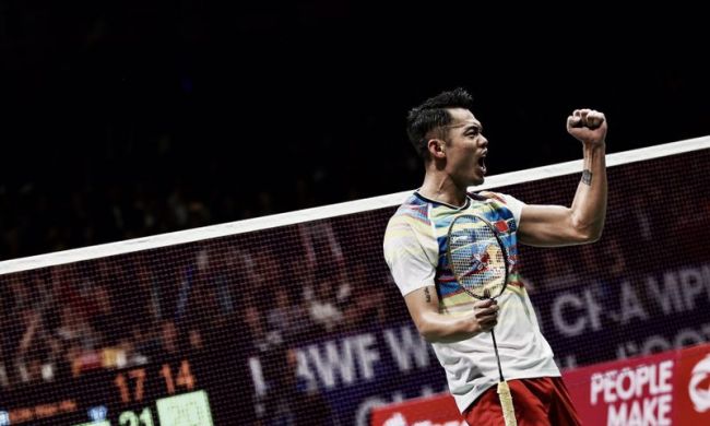 Lin Dan of China celebrates after the men's singles semifinal match against top-seeded Son Wan Ho of South Korea at BWF Badminton World Championships 2017 in Glasgow, Britain, on Saturday, August 26, 2017. [Photo: China Plus/Li Jin]