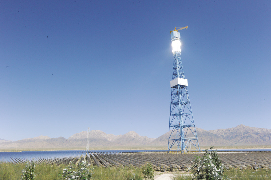 China's first commercial solar thermal power station [File photo: Qinghai Daily]