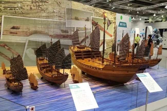 Models of ancient vessels in the era of Zhenghe are presented in the InnoTech Expo 2017 in Hong Kong. [Photo: sohu.com]