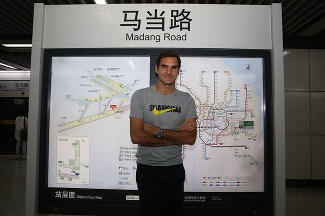 Swiss tennis player Roger Federer is pictured at the Madang Road Station on metro Line 13 during the third day of Shanghai Rolex Masters in Shanghai, China, 9 October 2017. [Photo: China Plus]