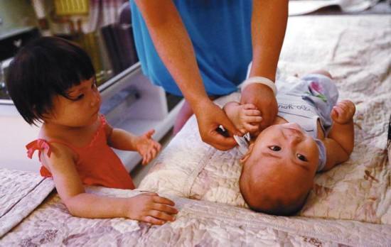 Couples have been allowed to have two children in China since 2016, bringing to an end the one-child policy after almost 40 years. [File photo: Sanqin Metropolis Daily]