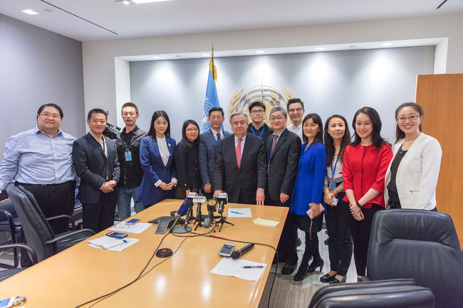 UN Secretary-General Antonio Guterres takes interview with a group of UN-based Chinese news outlets to discuss the Belt and Road Initiative at the UN headquarters in New York on May 8th, 2017.  [Photo provided to China Plus]