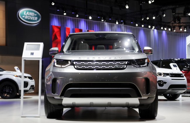 The 2017 Land Rover Discovery is shown during the Los Angeles Auto Show on Nov. 16, 2016. [Photo: AP]