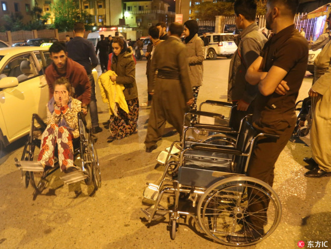Wounded people arrive to receive treatment at Sulaymaniyah Hospital after a 7.2 magnitude earthquake hit northern Iraq in Sulaymaniyah, Iraq on November 12, 2017. [Photo: IC]