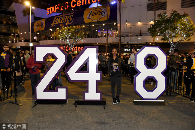 Los Angeles Lakers fans attend Kobeland prior to the game between the Golden State Warriors and the Los Angeles Lakers where Kobe Bryant's jerseys will be retired on December 18, 2017 at STAPLES Center in Los Angeles, California. [Photo: VCG]