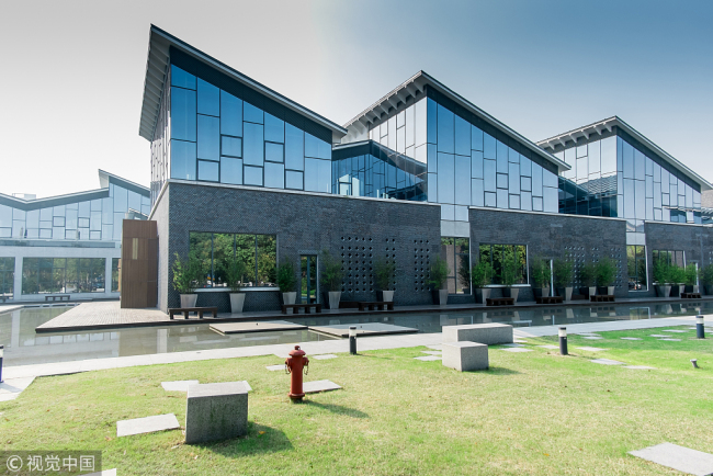 An impressive public library in the Jiading District of Shanghai. [Photo: vcg.com]