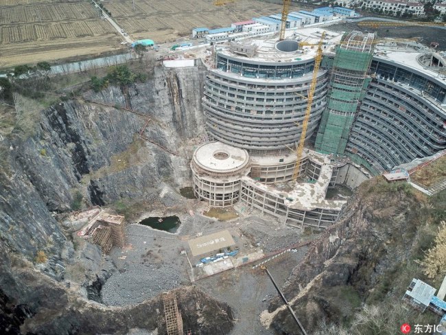 上海五星“深坑酒店”露真容 The world's first 5-star hotel in a quarry is under construction