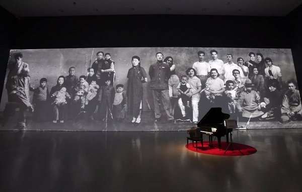 A video that looks like an old photo is among many other artworks on display at "Rhizome," an ongoing exhibition of Chinese contemporary art at the Today Art Museum in Beijing. The exhibition will run until March 4 , 2018. [Photo: todayartmuseum.com]