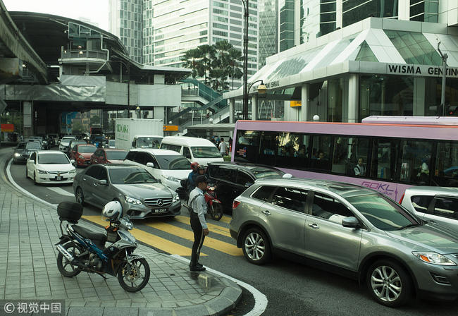 Undated photo shows the heavy traffic situation in Malaysia. [Photo: VCG]