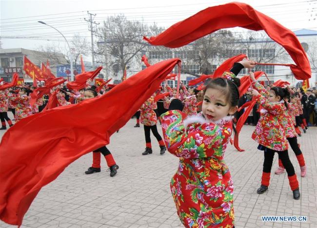 中国各地庆元宵 Various activities held across China to greet upcoming Lantern Festival