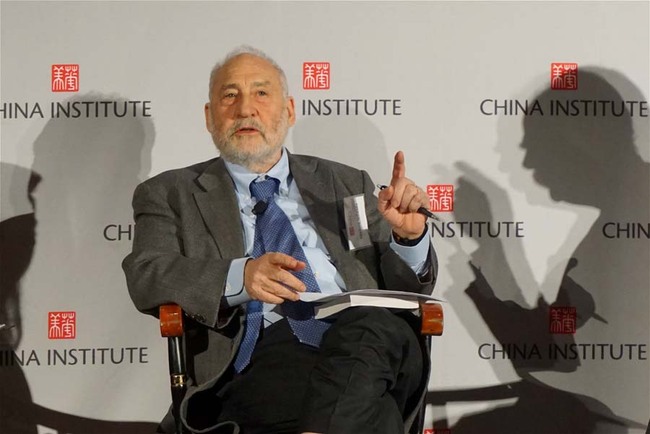 U.S. Nobel Prize-winning economist Joseph Stiglitz, currently a professor at Columbia University, attends a U.S.-China Business Summit at the Harvard Club in New York on April 12, 2018. [Photo: China Plus/Qian Shanming]