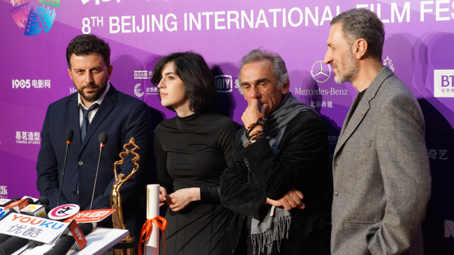 "Tiantan Award" best film "Scary Mother" director and crew members. [Photo:China Plus]