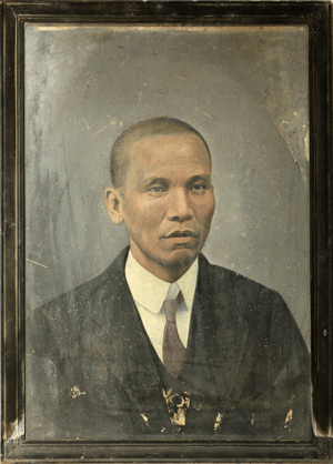 The photo showcases the portrait of Yin Hua, who reputedly worked as a lumberman during the building of the First Transcontinental Railroad. [Photo: Courtesy of Li Ju]