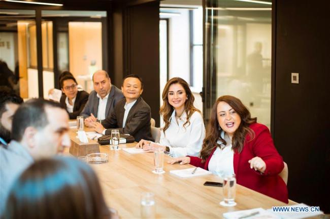 Queen Rania of Jordan (2nd R) meets with Jack Ma (3rd R), founder and chairman of China's e-commerce giant Alibaba Group, at the office of the Edraak platform in Amman, Jordan, on May 7, 2018. King Abdullah II of Jordan on Monday received Jack Ma, the state-run Petra News Agency reported. [Photo: Xinhua]