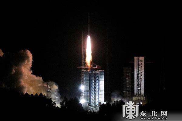 the Chang'e-4 rocket carrying two micro satellites, Longjiang-1 and Longjiang-2, is sent into space on May 21, 2018. [Photo: Harbin Institute of Technology]