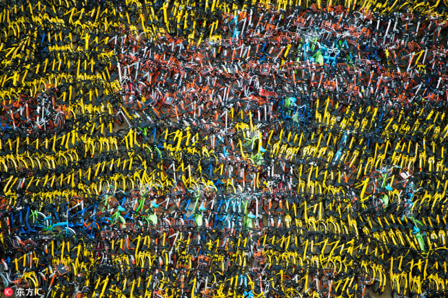 A bird's eye view of nearly 10,000 shared bikes. [File photo: IC]
