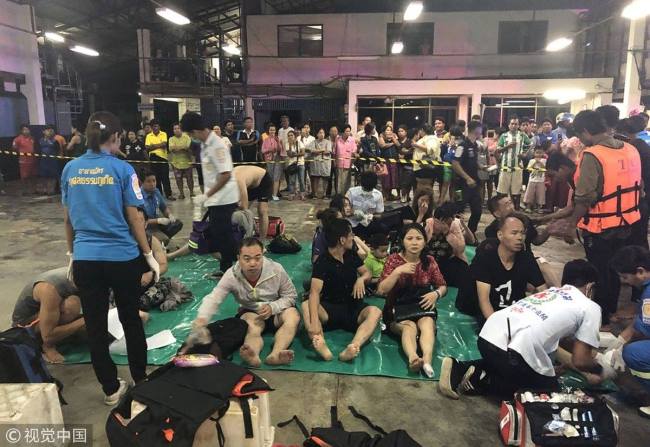 泰国翻船事故中遇难人数升至40人 40 killed after boats capsize in southern Thailand