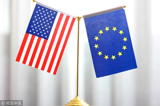 Flags of the United States and the European Union [File Photo: VCG]