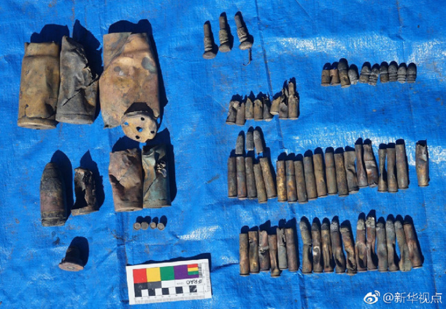 Items salvaged from the shipwrecked cruiser Jingyuan. [Photo: Xinhua]
