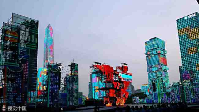 深圳改革开放40年晚会上演灯光秀 Shenzhen celebrates China's 40th anniversary of reform and opening up with light show