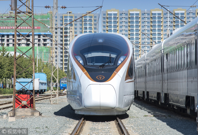 “复兴号”又添超长版新成员 China's new bullet train gets longer