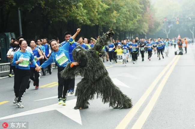 杭州马拉松欢乐开跑 2018 Hangzhou International Marathon officially opens