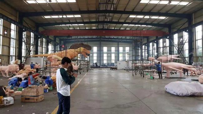 Production line of Gengu Dinosaurs' factory.[Photo: CGTN]