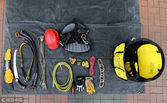 Equipment used as part of the tree climbing course at Chengdu University in Sichuan Province. [Photo: VCG]