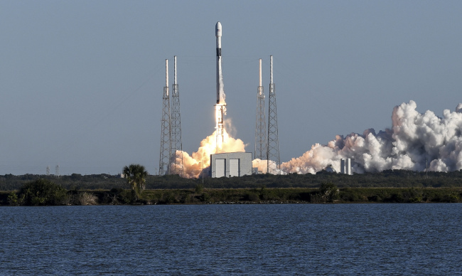 A SpaceX Falcon 9 rocket lifts off from Cape Canaveral Air Force Station in Cape Canaveral, Fla., Sunday, Dec. 23, 2018. The rocket is carrying a new version of Global Positioning System satellite for the US Air Force. [Photo: IC]