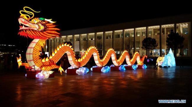阿尔巴尼亚首都办中国灯展 Chinese lantern festival opens in Albanian capital