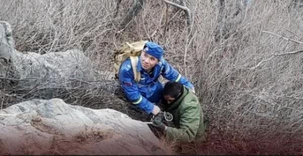 Luo was found by the rescue team.[Photo: Beijing Evening News]