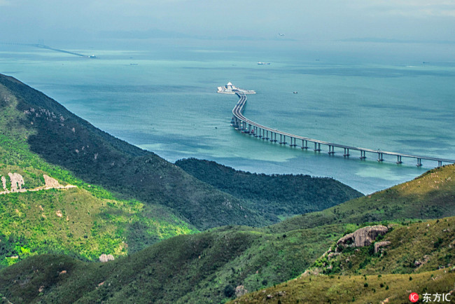 Photo taken on Oct. 24, 2018 shows a view of the world's longest cross-sea bridge, the Hong Kong-Zhuhai-Macao Bridge. [File Photo: IC]