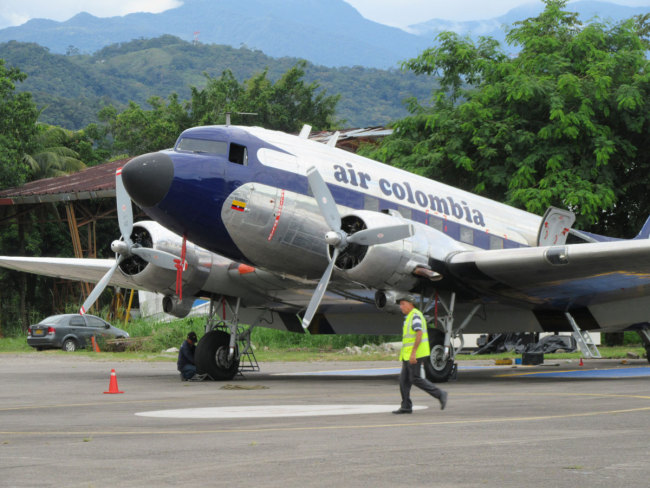 An Air Columbia Douglas DC-3 built in 1942 at the airfield in Cumaribo, Colombia, 16 March 2017. [Photo: IC]