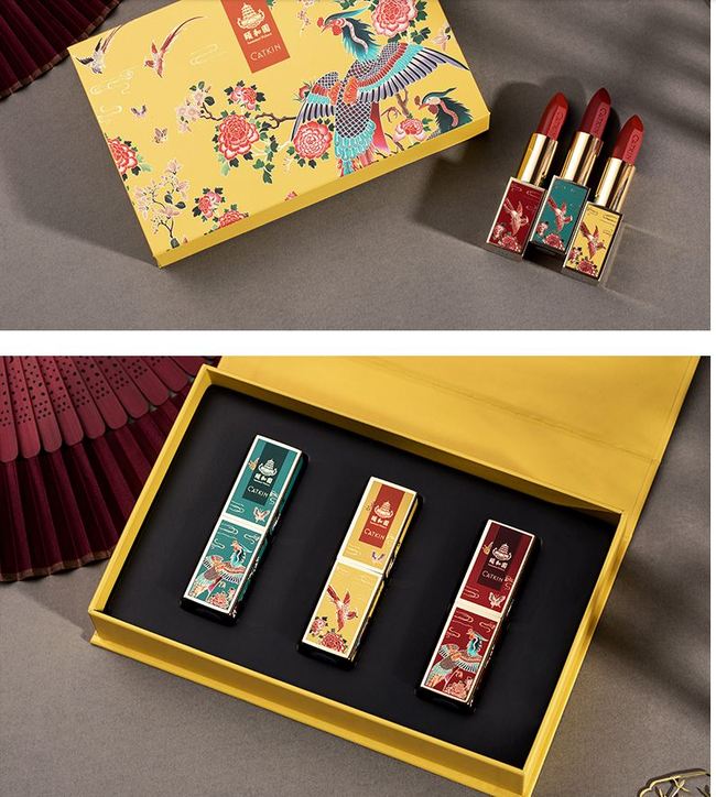 Caption: The lipsticks released by the Summer Palace for sale on Alibaba's Tmall. [Screenshot: China Plus]