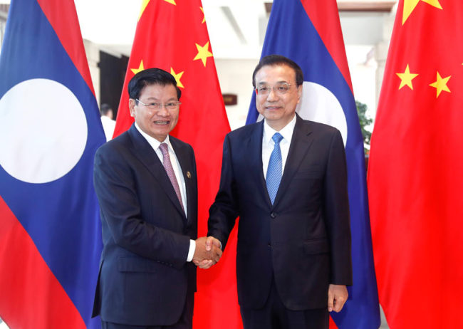 Chinese Premier Li Keqiang (R) meets with Lao Prime Minister Thongloun Sisoulith in Boao, Hainan Province on Wednesday, March 27, 2019. [Photo: gov.cn]