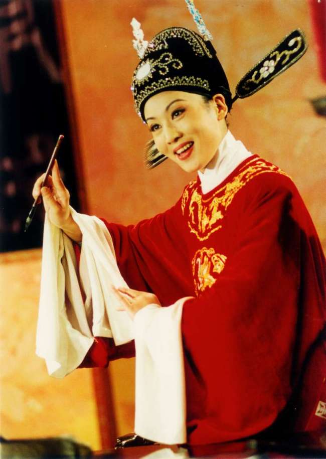 Han Zaifen made her name in the 1980s after playing in many popular Huangmei opera TV series, including Tianxianpei and Nvfuma. [Photo: courtesy of Anqing Zaifen Huangmei Troupe] 