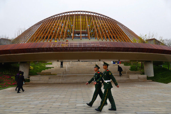 Two soldiers are on patrol to offer security service on the trial opening day of 2019 Beijing International Horticultural Exhibition site, on Saturday, on April 20, 2019, in Yanqing district, Beijing. [Photo: IC]