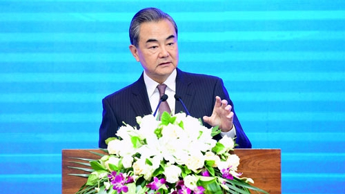 Chinese State Councilor and Foreign Minister Wang Yi addresses the opening ceremony of an international forum for trilateral cooperation (IFTC) between China, Japan and the ROK held in Beijing, China, May 10, 2019. [MOFA Photo]