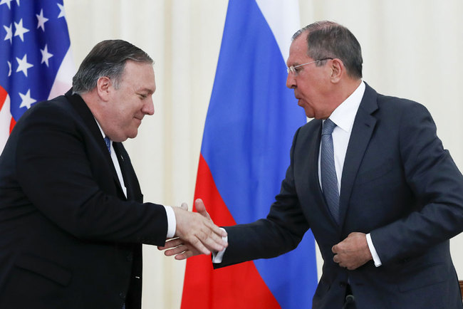 Lavrov proposes mending Russia-U.S. ties at meeting with Pompeo