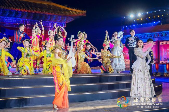 A performance was given to celebrate the opening of the Asian Film and TV Week in Beijing on Thursday evening, May 16, 2019. [Photo provided to China Plus]