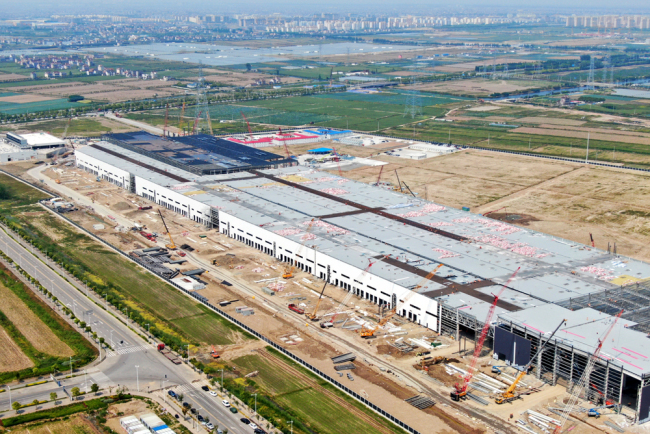 The Tesla Gigafactory under construction in Shanghai, China on May 10, 2019. It's the American car manufacturer's first overseas plant. [Photo: IC]