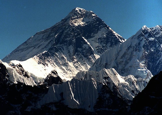 Mount Everest is seen from peak Gokyo Ri in Nepal.[File Photo: IC]