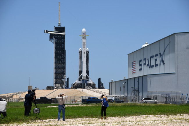 The SpaceX Falcon Heavy rocket is seen before being launched from the Kennedy Space Center in Florida on June 25, 2019. [Photo: IC]