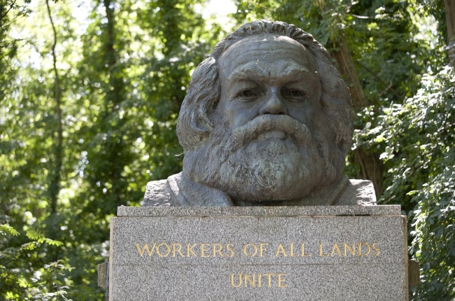 The grave of the German philosopher, economist and revolutionary socialist Karl Marx at Highgate Cemetery in north London, UK. [File Photo: IC]